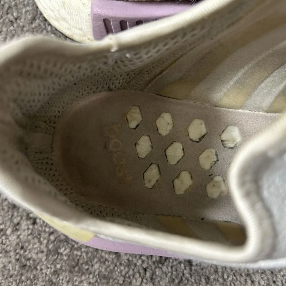 Adidas NMD_R1 Boost BD8024 Women’s Size 7 White Orchid Athletic Shoes Used